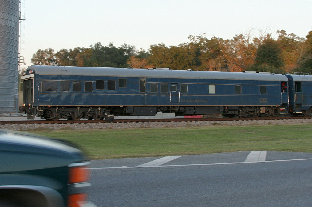 CSX 994302 on W001